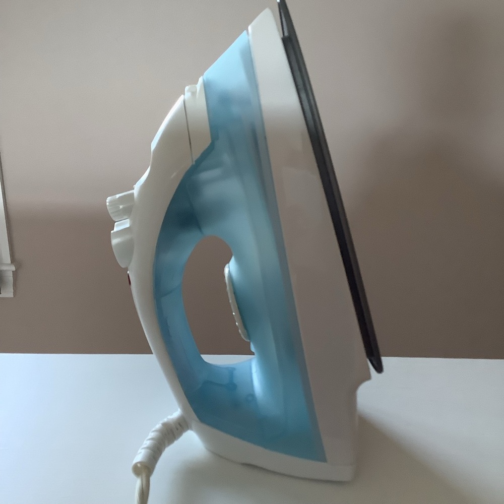 Compact Iron by Living Solutions